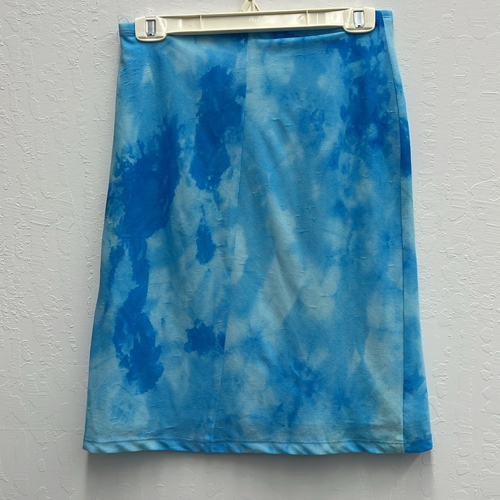 Vintage skirt with a blue sky like pattern from Forever 21, Size M - Picture 3 of 8